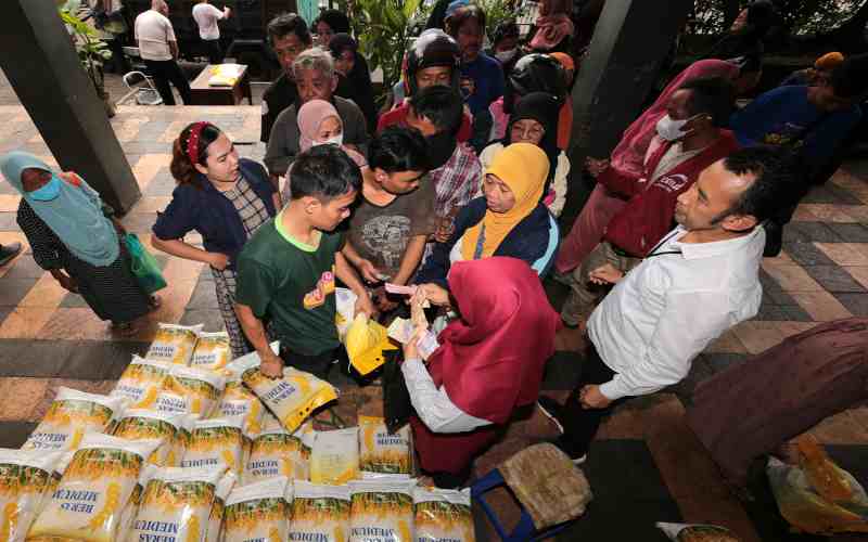  Operasi Pasar Beras Murah Surabaya Disiapkan 40 - 50 Ton Per Hari