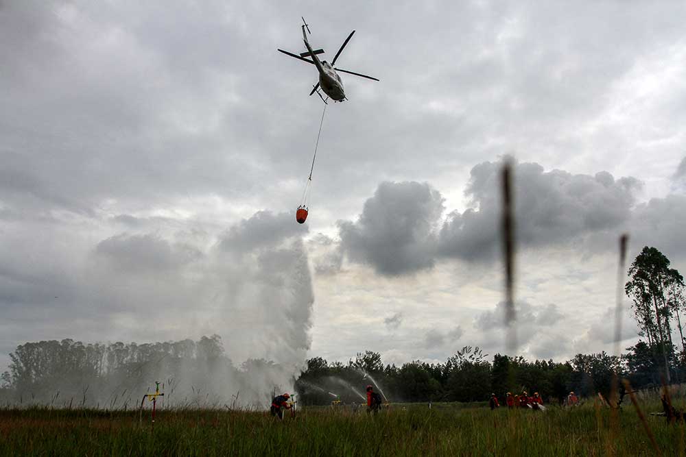  Latihan Pemadaman Kebakaran Hutan di Riau