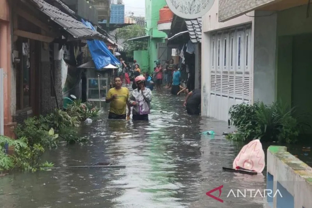  Cuaca Ekstrem Bayangi Jawa Tengah, Solo Banjir, Tawangmangu Longsor