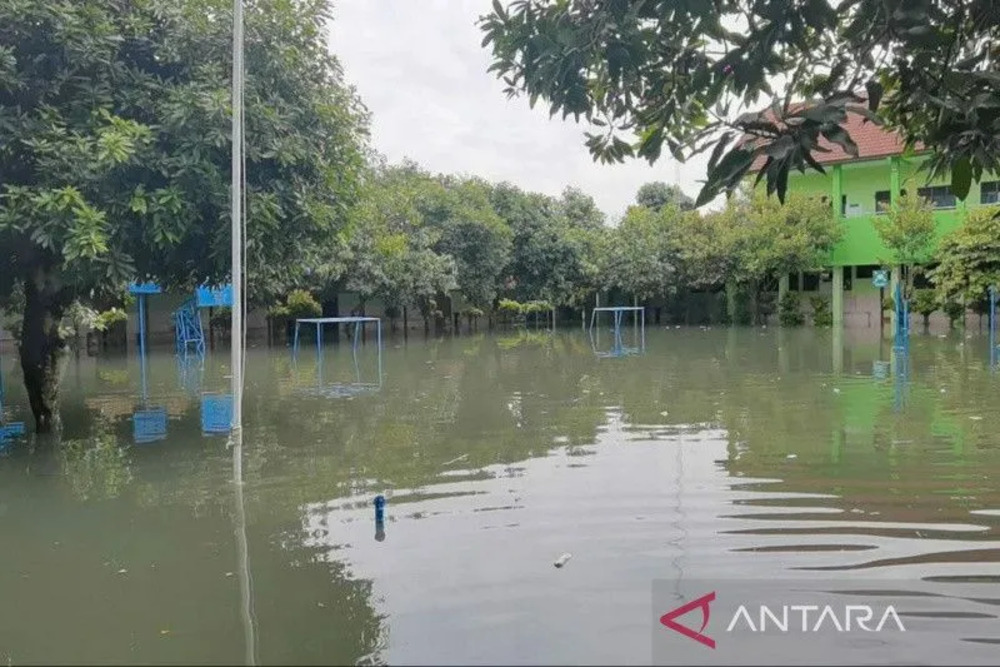  Banjir Kota Solo, Sekolah Jadi Tempat Mengungsi