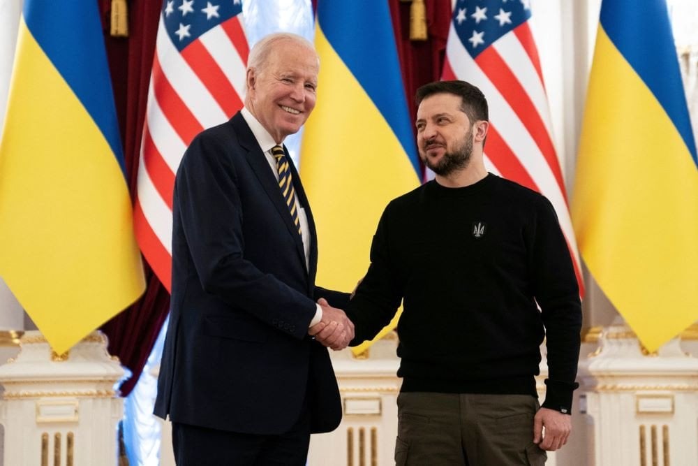 Kunjungi Ukraina Tiba-Tiba, Joe Biden Janjikan Bantuan Militer US$500 Juta ke Zelensky