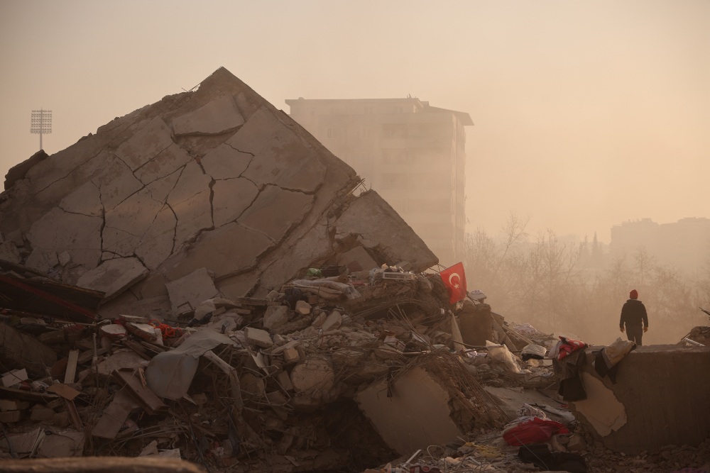 Penampakan kerusakan akibat gempa mematikan di Kahramanmaras, Turki, 11 Februari 2023. REUTERS/Stoyan Nenov