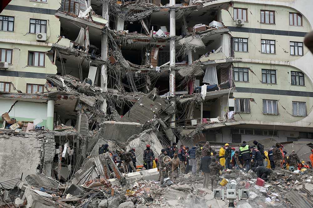 Warga Ketakutan Bumi akan Terbelah Dua, Saat Gempa Bumi Guncang Turki Lagi