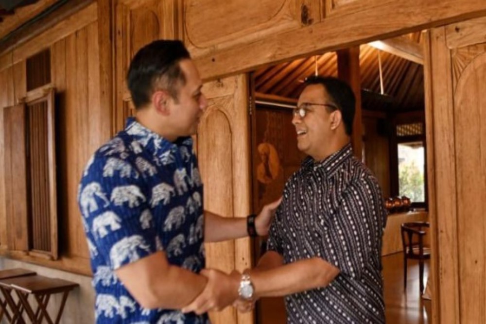 Ketua Umum Partai Demokrat Agus Harimurti Yudhoyono bertemu eks Gubernru DKI Jakarta Anies Baswedan di kediamannya, Selasa (25/10/2022)./ Twitter @aniesbaswedan