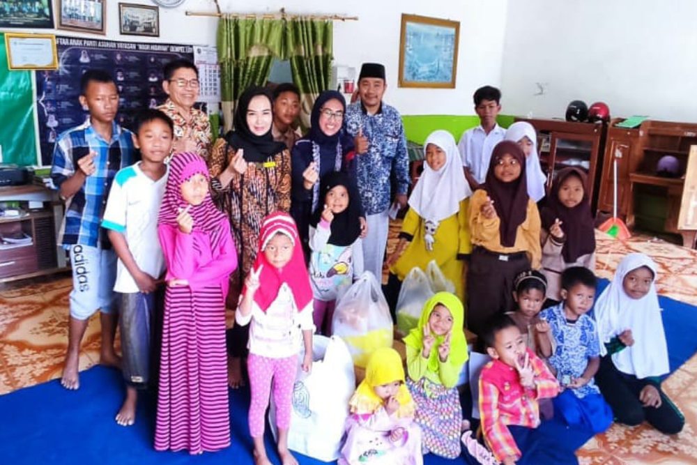 KHAS Semarang Hotel mengunjungi panti asuhan Yayasan Noor Hidayah Semarang. /Foto: Istimewa