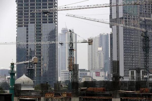 Pembangunan properti residensial dan perkantoran di Jakarta Pusat/Reuters-Darren Whiteside