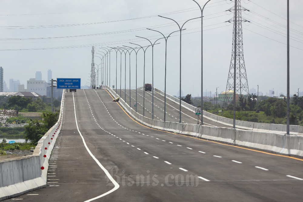  Jokowi Bangun 1.800 Km Jalan Tol, Ekonomi Luar Jawa Mulai Tumbuh?