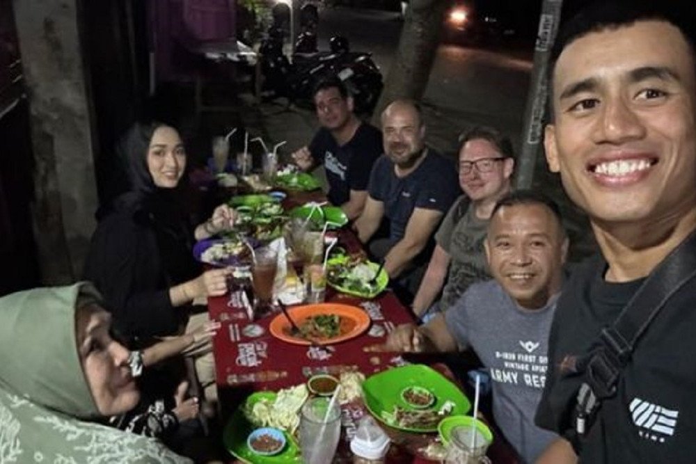 Pembalap asal Malaysia Hafizh Syahrin membagikan foto makan pecel lele jelang WSBK Mandalika 2023/Instagram @hafizh_syahrin.