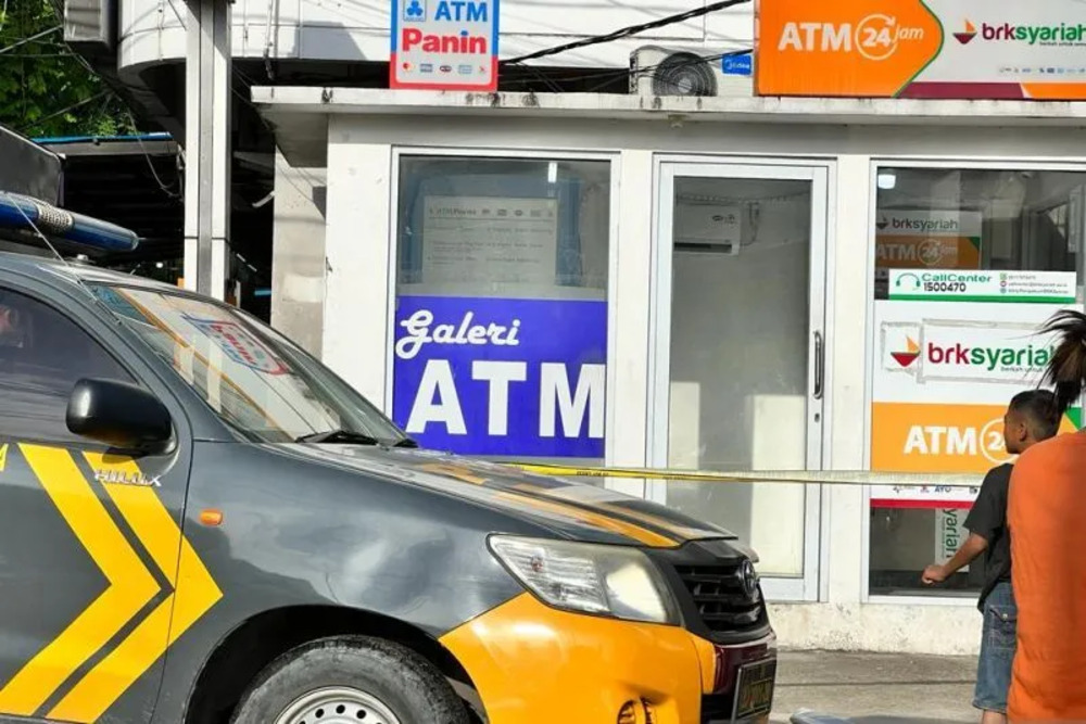  Perampok Tembak Petugas Pengisi ATM Bank Panin