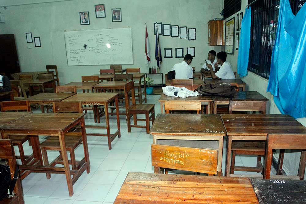  Banyak Siswa di NTT  Terlambat Sekolah Akibat Perubahan Jam Masuk Sekolah Menjadi 05.30 WITA