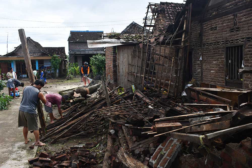  Ratusan Rumah di Madiun Rusak Setelah Diterjang Angin Kencang