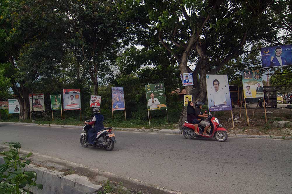  Jelang Pemilu 2024, Deretan Baliho Calon Anggota Legislatif Mulai Penuhi Sisi Jalan