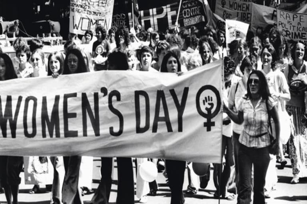 hari perempuan internasional/history