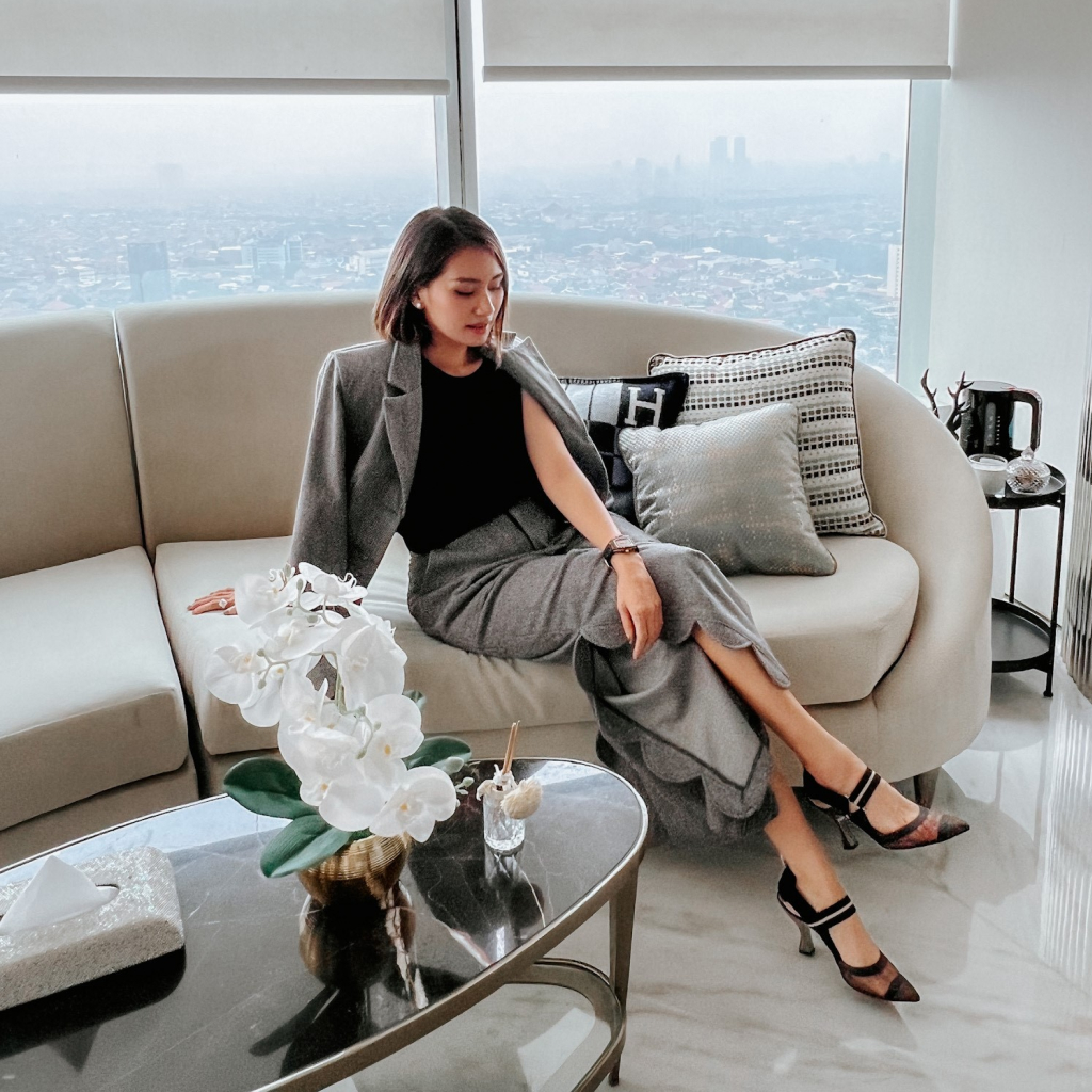 Devina Konatra, Influencer Cantik Indonesia yang Muda dan sukses
