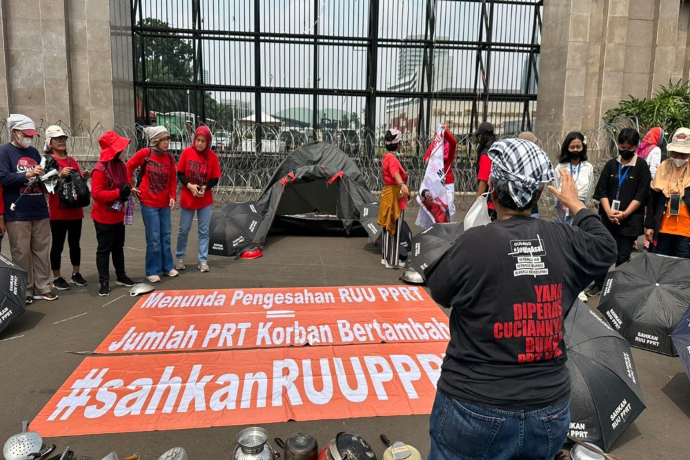  Izin ke Majikan, PRT Demo Lagi di Depan Gedung DPR