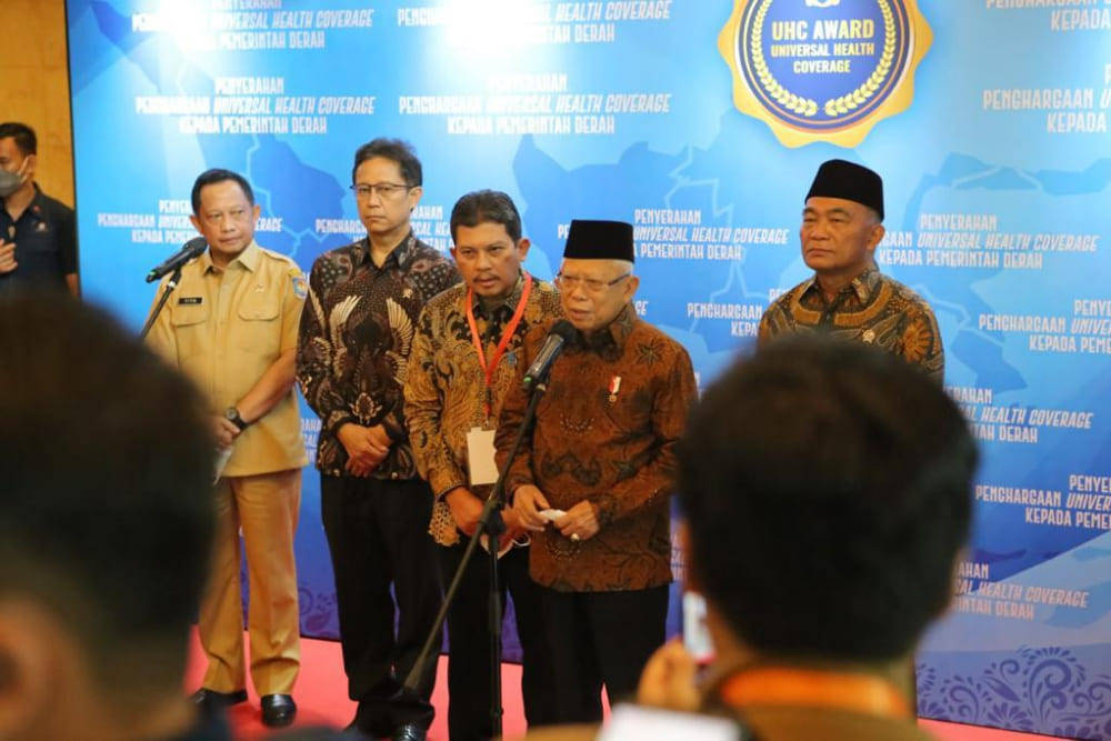  Wapres Berikan Penghargaan Pemda Berstatus Universal Health Coverage