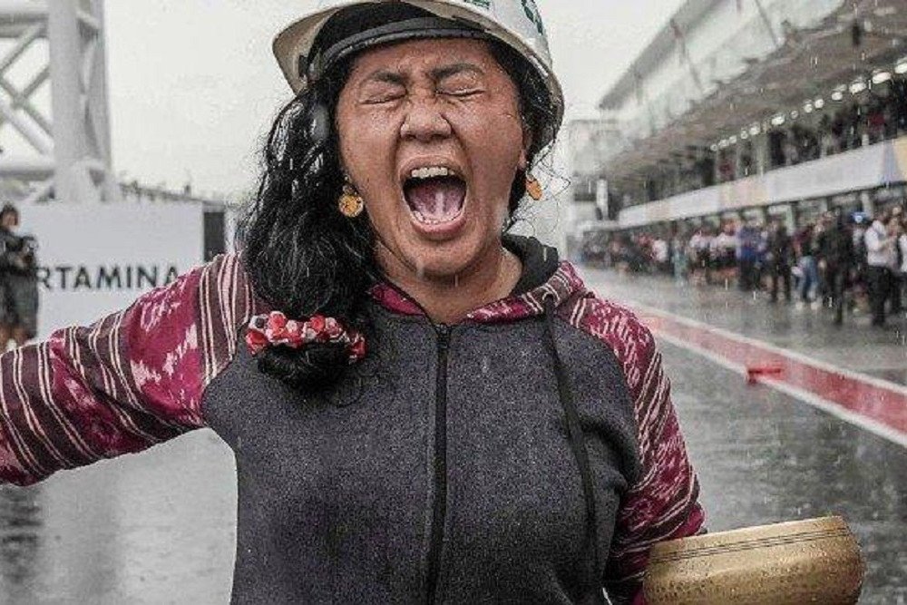  Pamer Gaji Rp1 Miliar, Rara Pawang Hujan Sukarela Amankan Opening Piala Dunia U-20
