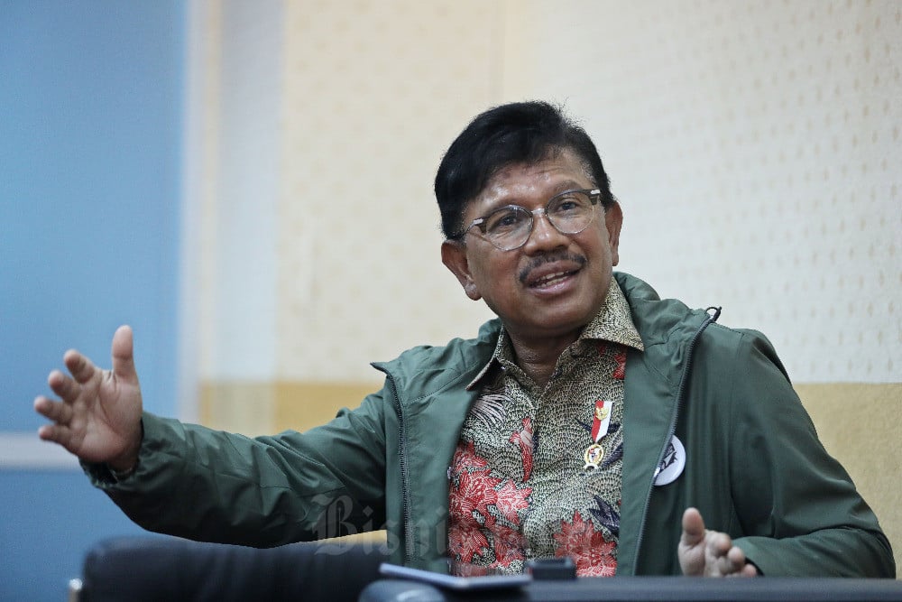 Menteri Komunikasi dan Informatika Johnny G. Plate memberikan pemaparan saat wawancara dengan Bisnis Indonesia di Jakarta, Kamis (27/10/2022). Bisnis/Eusebio Chrysnamurti