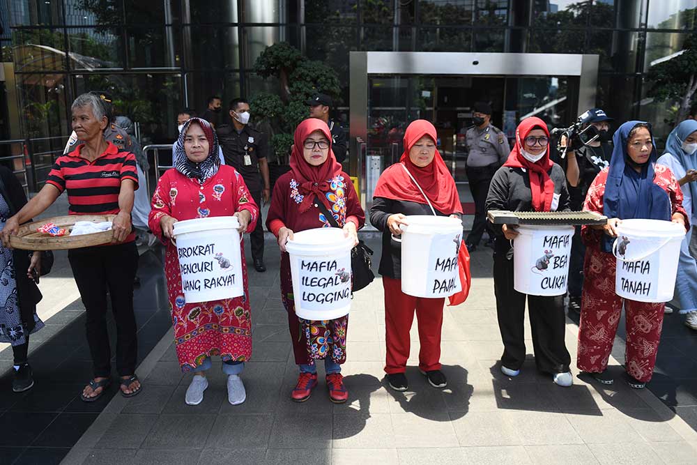  Aksi Unjuk Rasa Menuntut Penuntasan Kasus Koropsi Pajak