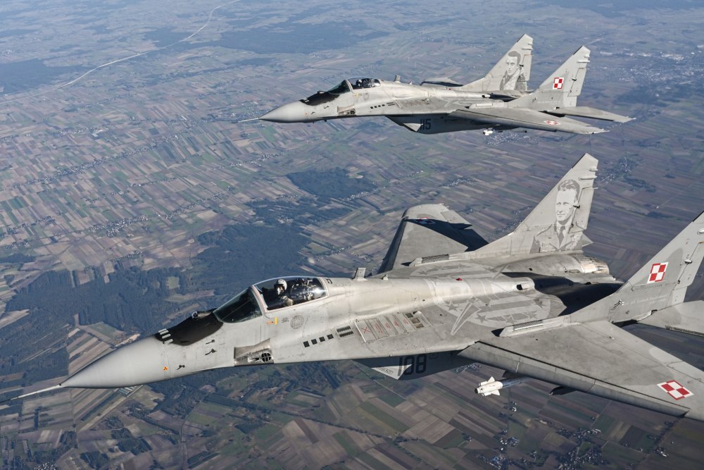 Polandia Anggota NATO Pertama yang Persenjatai Ukraina dengan Jet Tempur