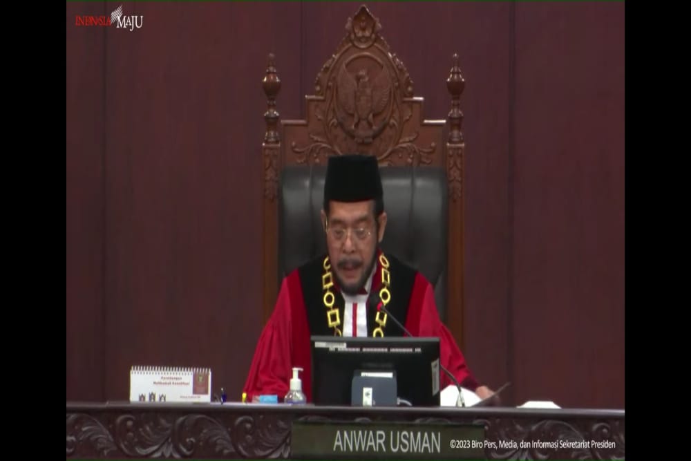 Jokowi Hadiri Acara Pengucapan Sumpah Jabatan Ketua MK Anwar Usman