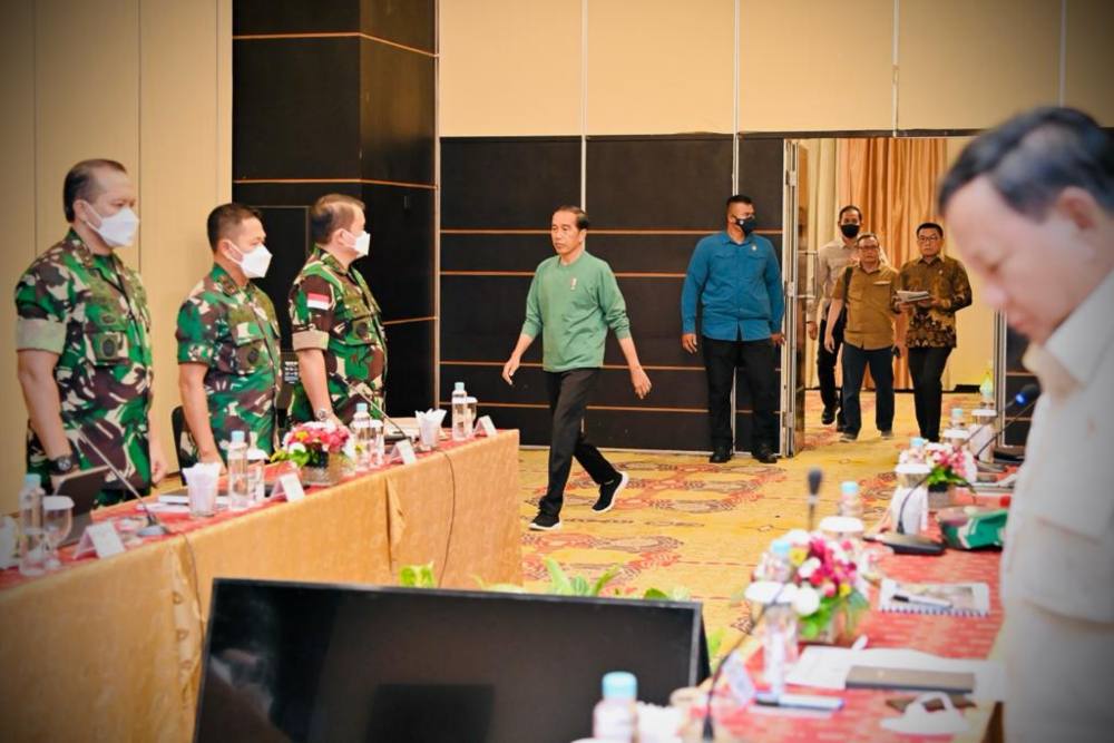  Jokowi Perintahkan TNI dan Polri Kawal Pembangunan Papua