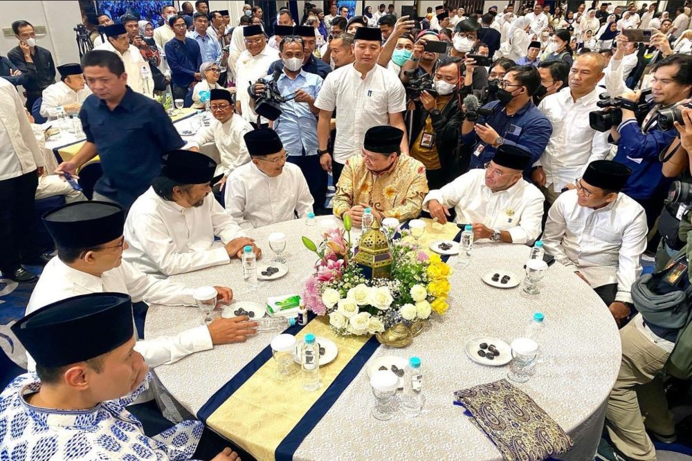  Airlangga \'Mesra\' dengan Surya Paloh dan JK, Sinyal Gabung Koalisi Anies?