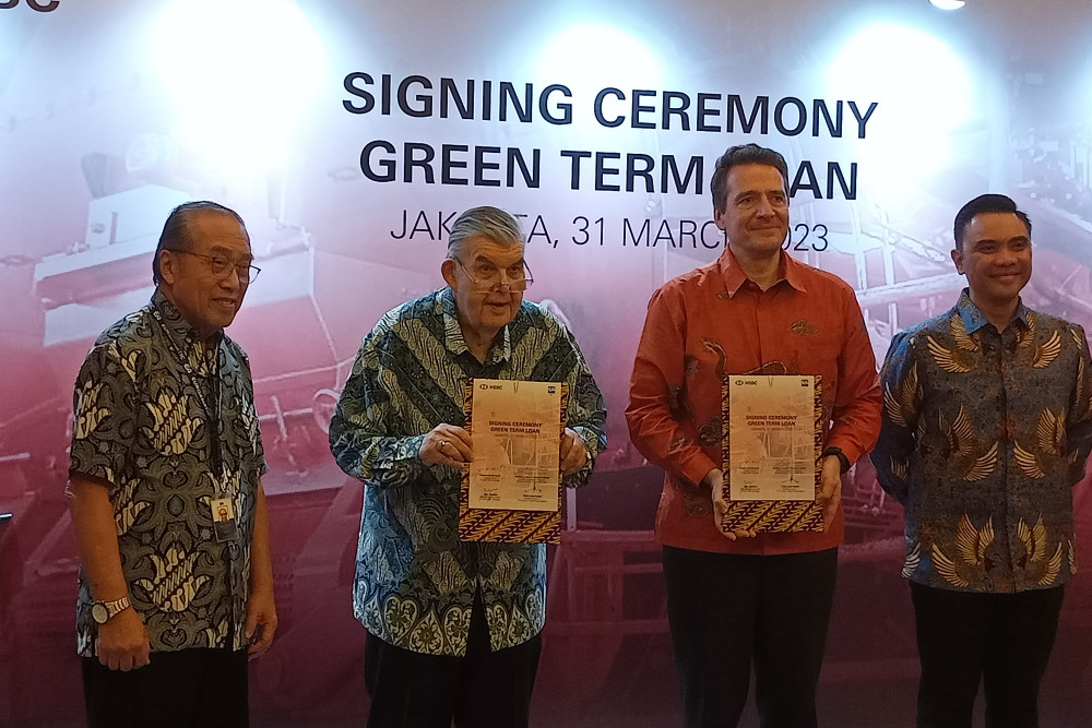 Penandatanganan pemberian fasilitas kredit hijau berjangka oleh PT Bank HSBC Indonesia kepada PT Euroasiatic Jaya pada Jumat (31/3/2023) di Jakarta. / JIBI - Fahmi Ahmad Burhan