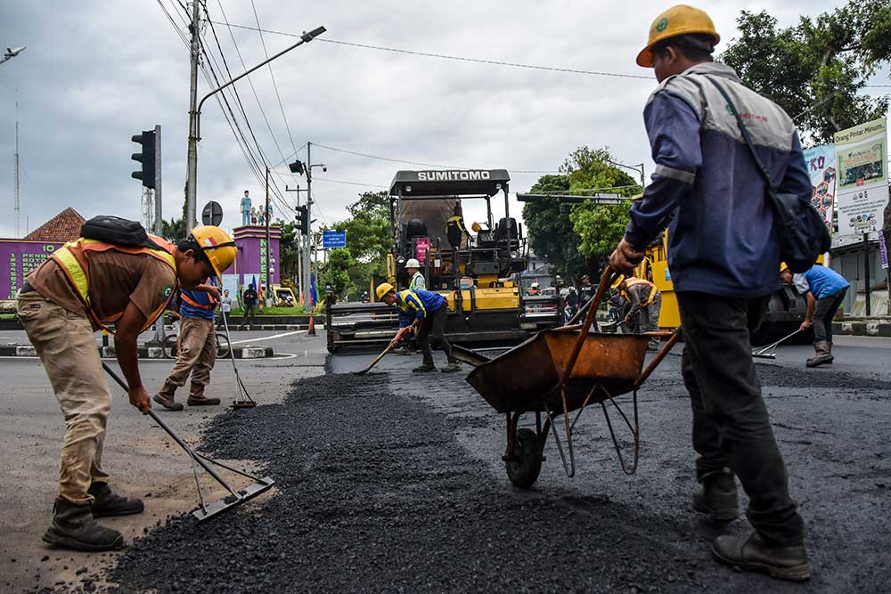  Perbaikan Jalan Selatan Pulau Jawa Dikebut Jelang Arus Mudik Lebaran 2023