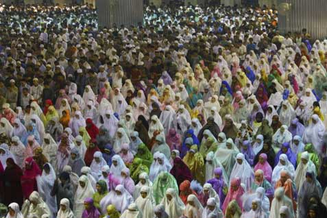  Dosa Berguguran, Ini Keutamaaan Salat Tarawih Satu Bulan Penuh