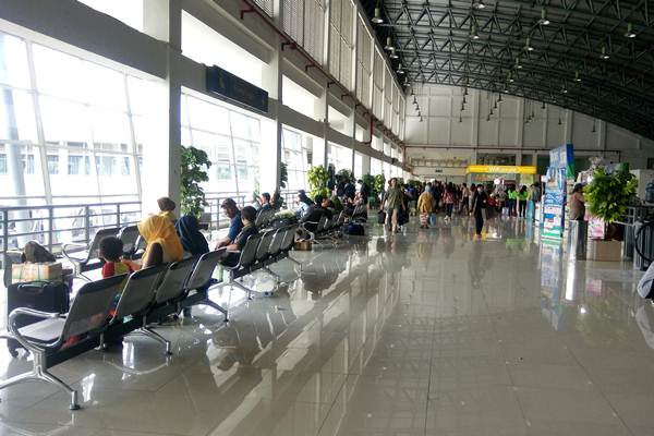 Suasana arus mudik Lebaran 2017 pada H-2, di Terminal Purabaya Surabaya atau Bungurasih, di Sidoarjo, Jumat (23/6/2017)./JIBI-Peni Widarti