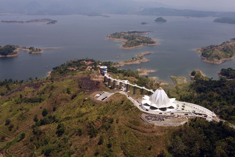  Masjid Al Kamil, Jadi Destinasi Wisata dan Pertumbuhan Ekonomi Baru di Sumedang