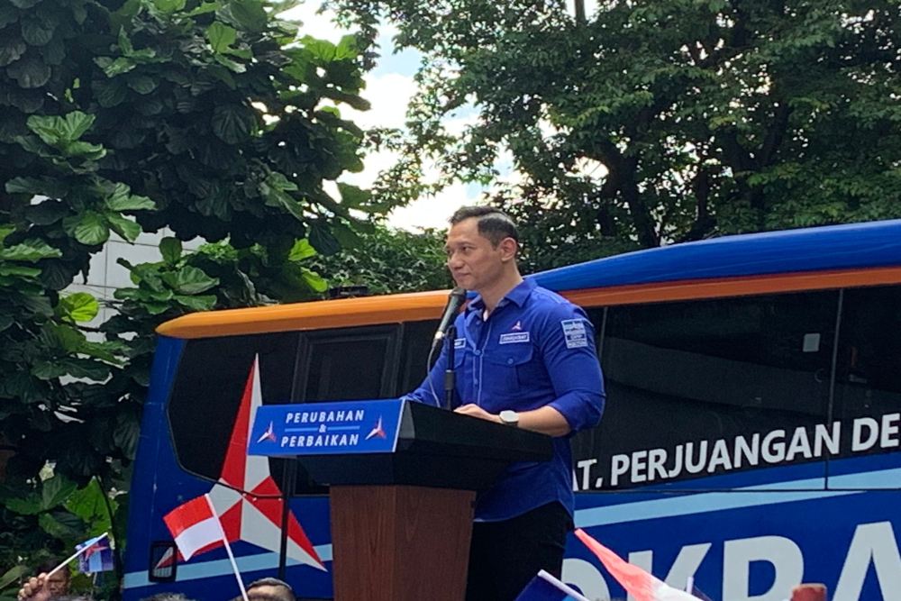Ketua Umum Agus Harimurti Yudhoyono (AHY) menegaskan pihaknya mengajukan kontra memori atas  peninjauan kembali (PK) atas putusan Mahkamah Agung yang disampaikan oleh Kepala Staf Kepresidenan (KSP) Moeldoko di Gedung DPP Demokrat, Jakarta Pusat, Senin (3/4/2023). JIBI/Bisnis-Szalma Fatimarahma