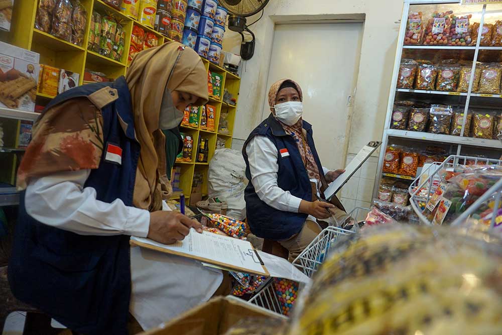  Petugas BPOM Semarang Lakukan Pengecekan Ijin Edar Makanan Oleh-Oleh