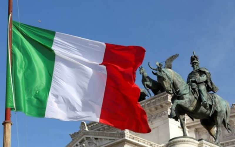 Bendera Italia - Reuters