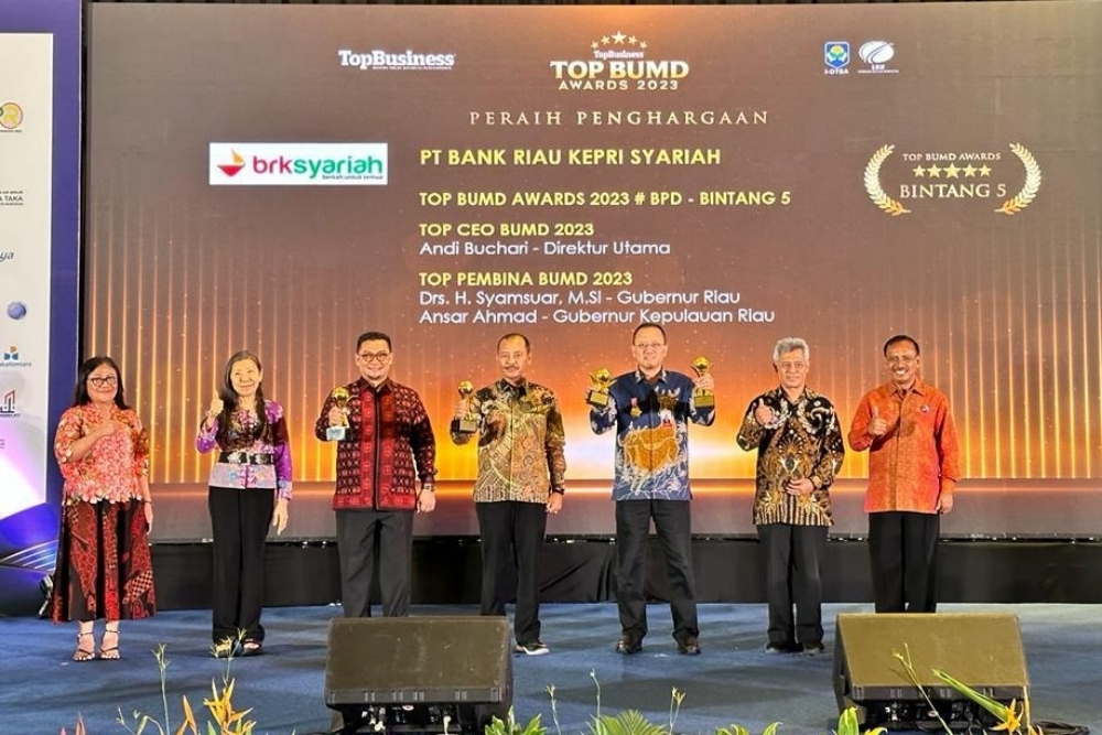 Bank Riau Kepri Syariah Borong 4 Penghargaan Top Bumd Awards 2023