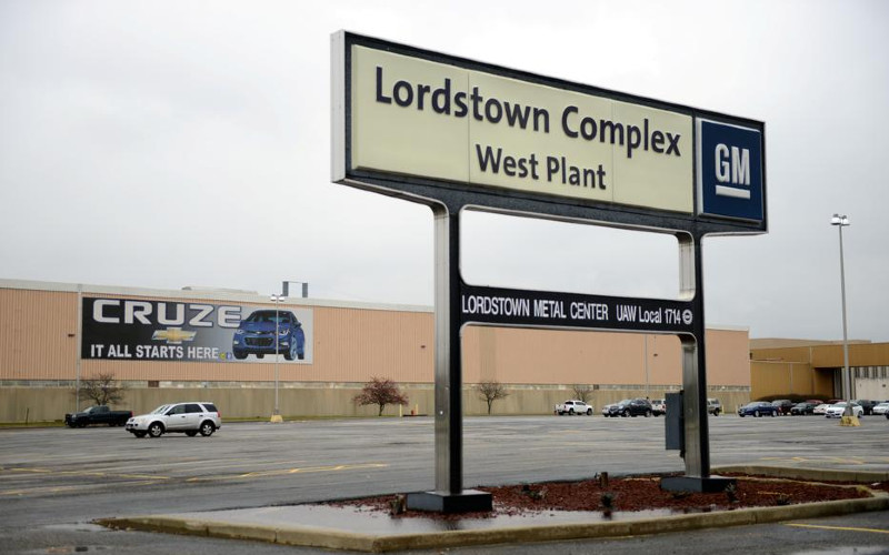 Pemandangan pintu masuk Pabrik Barat di Kompleks General Motors, Lordstown, pabrik perakitan di Warren, Ohio, AS, 26 November 2018. REUTERS. Tabrak Bus, Anak Usaha General Motors Tarik Software Kendaraan Otonom