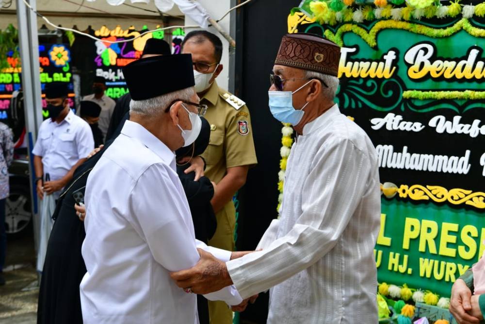  Hujan Iringi Takziah Wapres di Rumah Duka Almarhum H. Muhammad Rapsel Ali