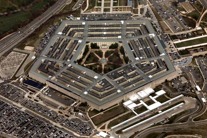 Komplek Pentagon di Washington, AS, tampak dari atas pesawat Air Force One, 29 Maret 2018./REUTERS-Yuri Gripas - RC125AF3E6D0
