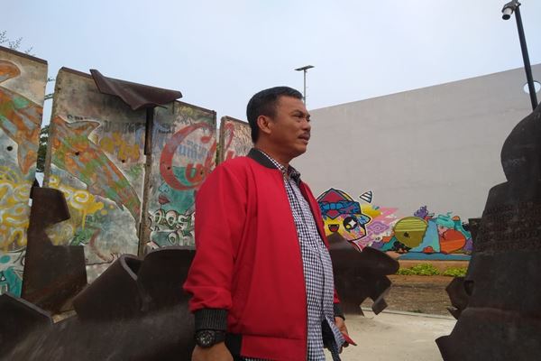 Ketua DPRD DKI Jakarta, Prasetyo Edi Marsudi meninjau Kali Item di Jakarta Pusat, Rabu (1/8)./JIBI-Regi Yanuar
