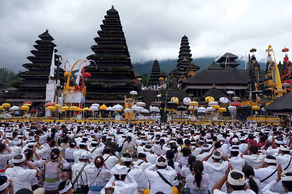  Umat Hindu di Bali Ikuti Rangkaian Upacara Ida Bhatara Turun Kabeh