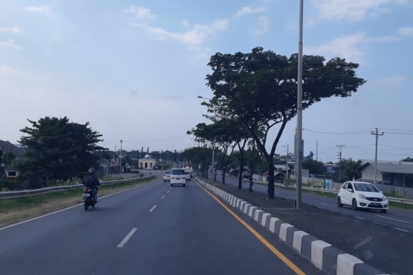 Ilustrasi - Kondisi jalur arteri pantai utara dari Semarang menuju Pekalongan pada Sabtu (8/9/2019) pukul 15.50 WIB terpantau ramai lancar di kedua jalurnya./Bisnis-Tim Jelajah Jawa Bali 2019