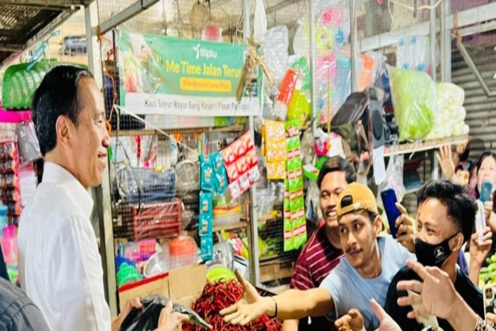  Kunjungi Pasar Tugu Depok dan Pasar Minggu, Jokowi Pastikan Harga Aman!