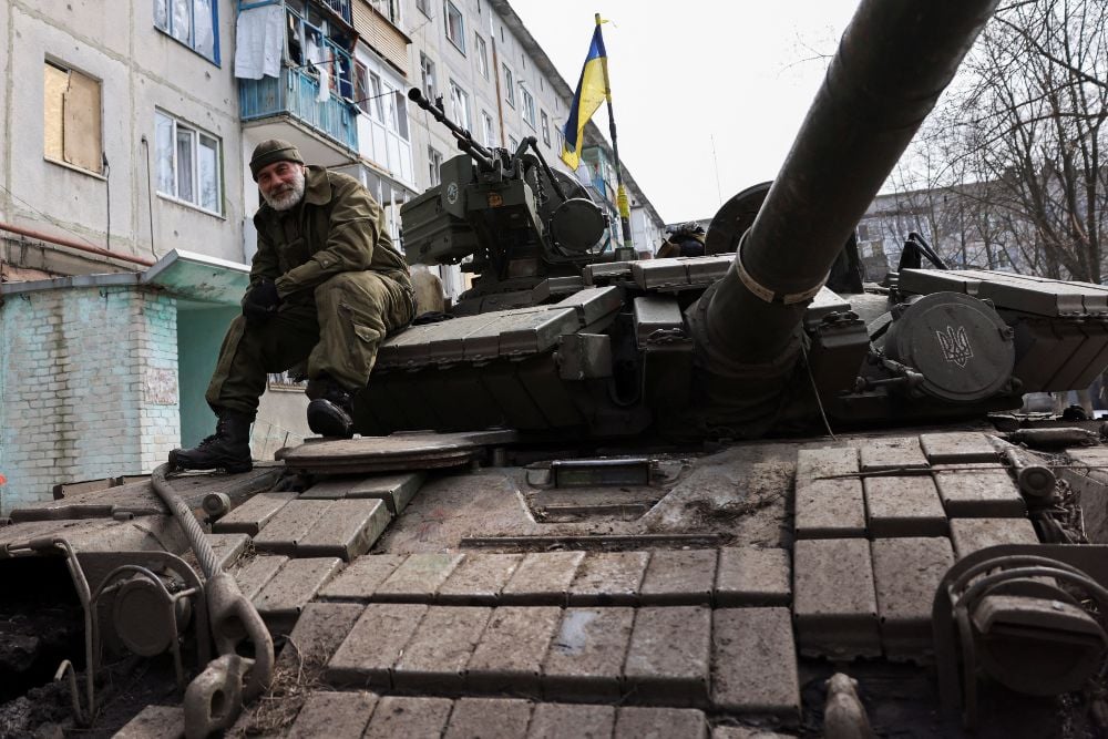 Russia attacks Ukrainian reserve troops crossing Bakhmut