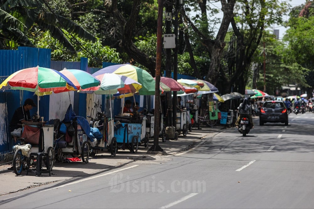  Permintaan Jasa Jahit Pakaian Meningkat