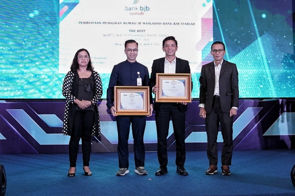  Sukses Terapkan Digitalisasi, Bank BJB Syariah Borong 11 Penghargaan