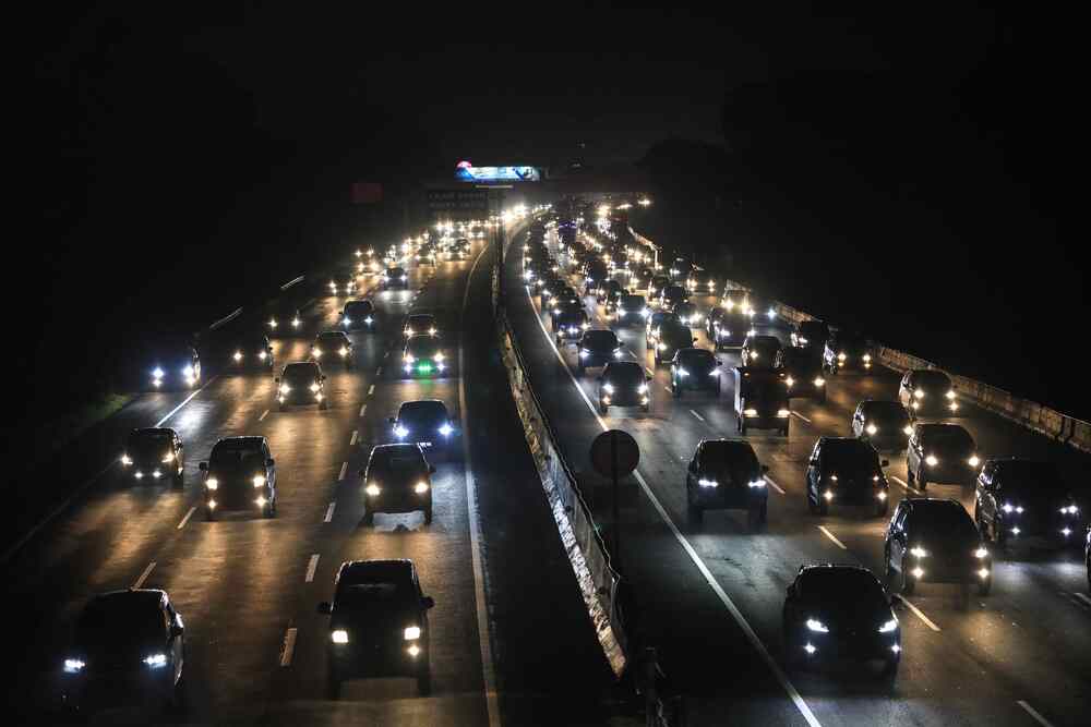  Intensitas Kendaraan di Tol Kalikangkung Semarang Meningkat