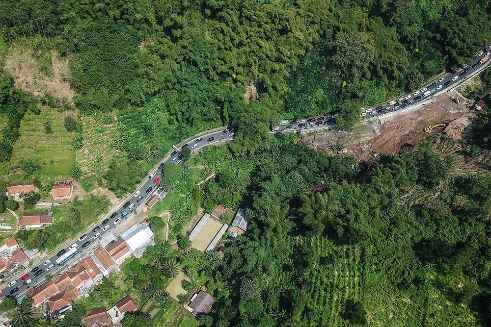  Jalur Selatan Mulai Padat, Begini Kondisi Lalu Lintas di Nagreg dan Limbangan