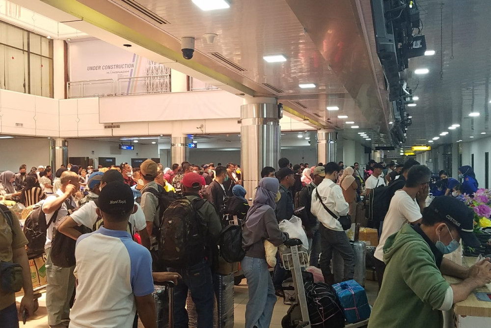 Situasi Bandara Hang Nadim, Batam yang dipadati penumpang yang ingin mudik Lebaran. JIBI/Rifki Setiawan Lubis.