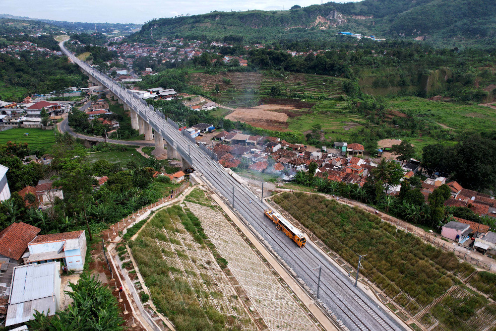  Proses Pembangunan Kereta Api Cepat Jakarta Bandung Masuk Fine Adjusment